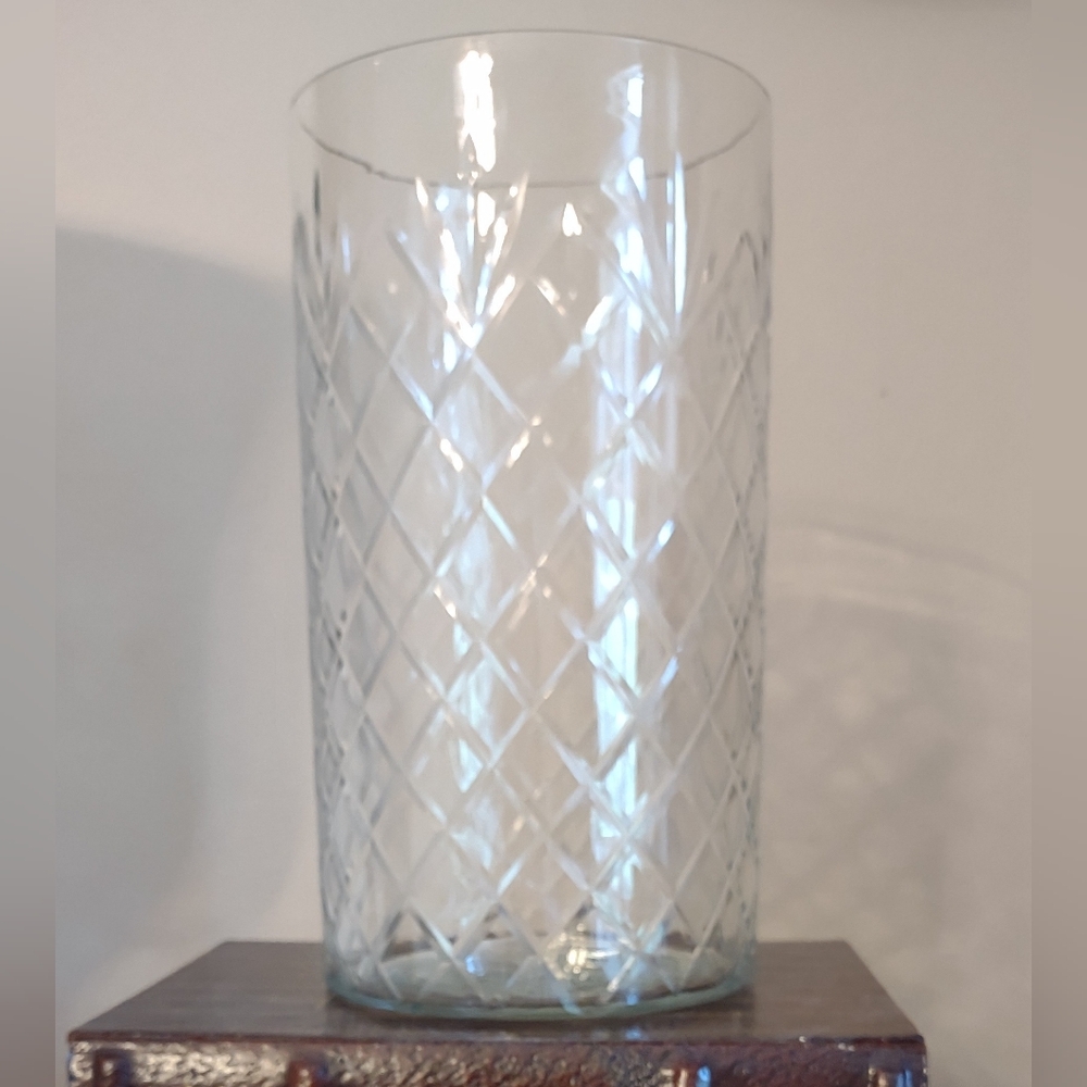Gorgeous Diamond Cut Pineapple Design 9" Cylinder Crystal Vase EUC